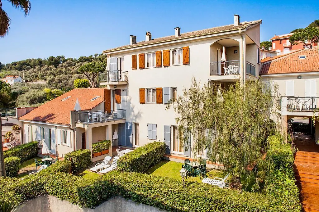 Il Borgo Della Rovere San Bartolomeo Al Mare Lägenhetshotell