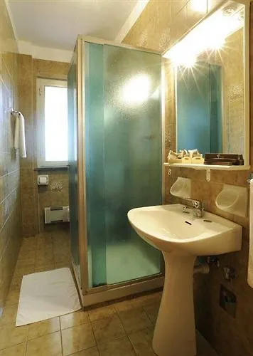 **** Lägenhetshotell Il Borgo Della Rovere San Bartolomeo Al Mare Italien