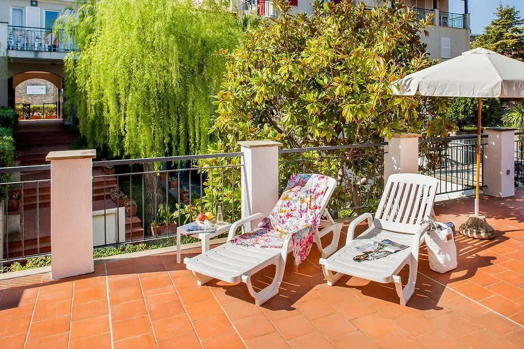 Aparthotel Il Borgo Della Rovere San Bartolomeo Al Mare