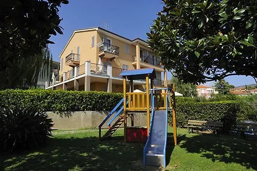 Il Borgo Della Rovere San Bartolomeo Al Mare 4*,