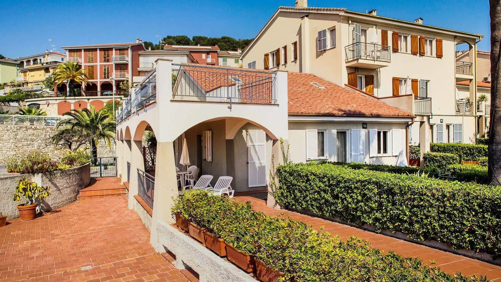 Aparthotel Il Borgo Della Rovere San Bartolomeo Al Mare